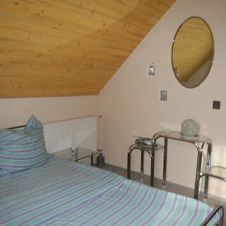 Vakacio Apartman * Balatonalmadi