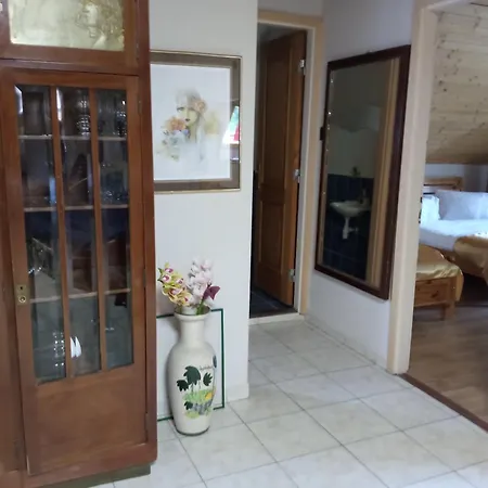 Vakacio Apartman * Balatonalmadi